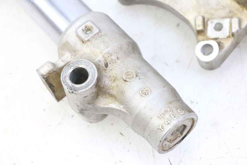 photo de Fork tube YAMAHA YZ 85 (2002 - 2018) - Fixing points details