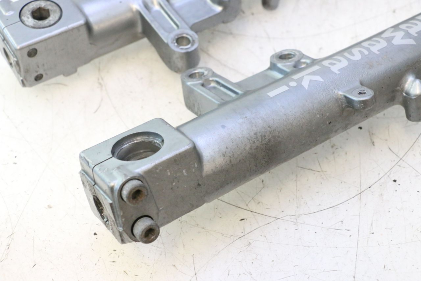 photo de FORKS LEG KAWASAKI ZZR 600 (1995 - 2004) - Zoom on usage condition
