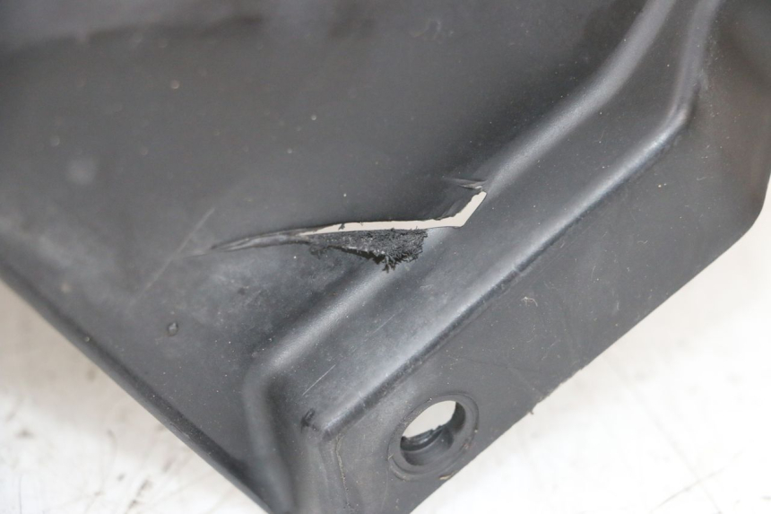 photo de REAR MUDGUARD PEUGEOT KISBEE 4T 50 (2018 - 2022) - Fixing points details