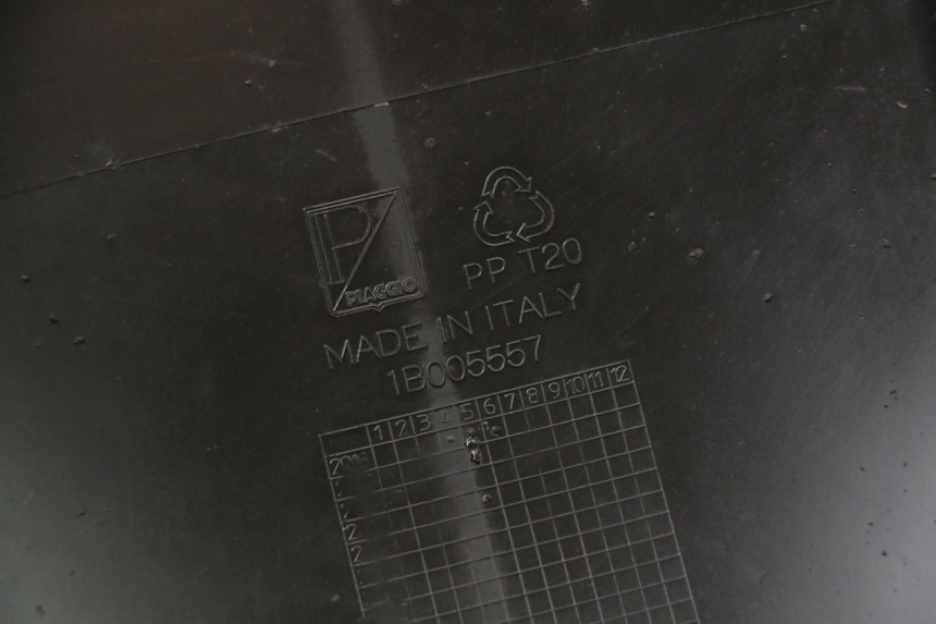 photo de REAR FENDER PIAGGIO MP3 HPE 350 (2018 - 2020) - Surface and material condition