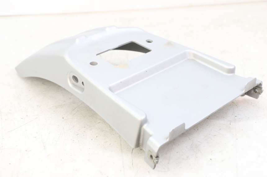 photo de REAR FENDER ROYAL ENFIELD HYMALAYAN 410 (2016 - 2023) - Fixing points details