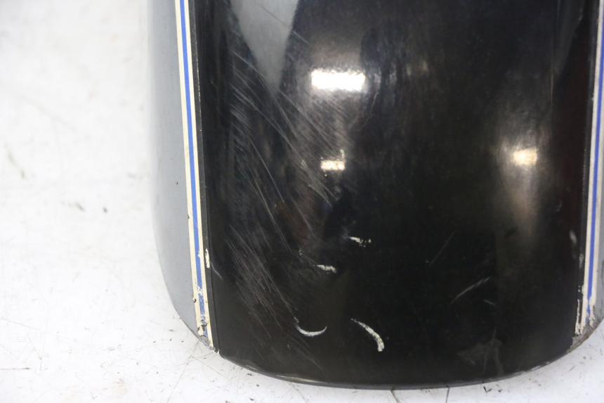photo de Front fender HYOSUNG GV AQUILA 125 (2000 - 2009) - Distinctive features