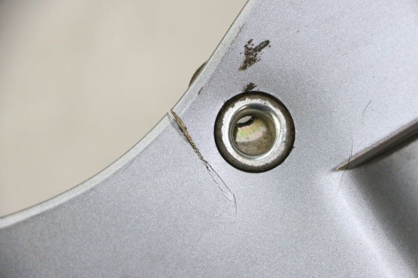 photo de Front fender HYOSUNG GV AQUILA 125 (2000 - 2009) - Fixing points details