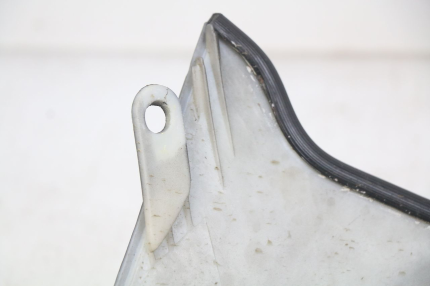 photo de FRONT FENDER BAOTIAN BT 49 QT-9 50 (2006 - 2010) - Fixing points details