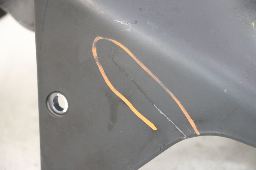 photo de FRONT FENDER PEUGEOT ELYSTAR 50 (2002 - 2014) - Surface and material condition