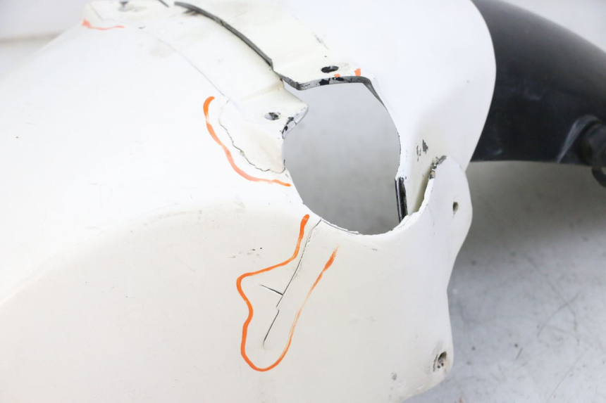 photo de FRONT FENDER YAMAHA FJ 36Y 1100 (1984 - 1985) - Detailed visual inspection