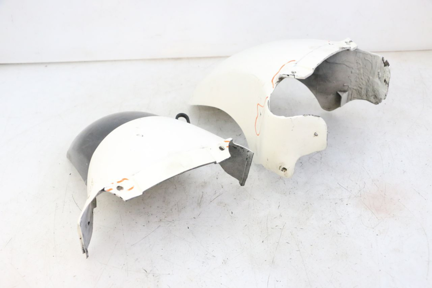photo de FRONT FENDER YAMAHA FJ 36Y 1100 (1984 - 1985) - Alternative perspective