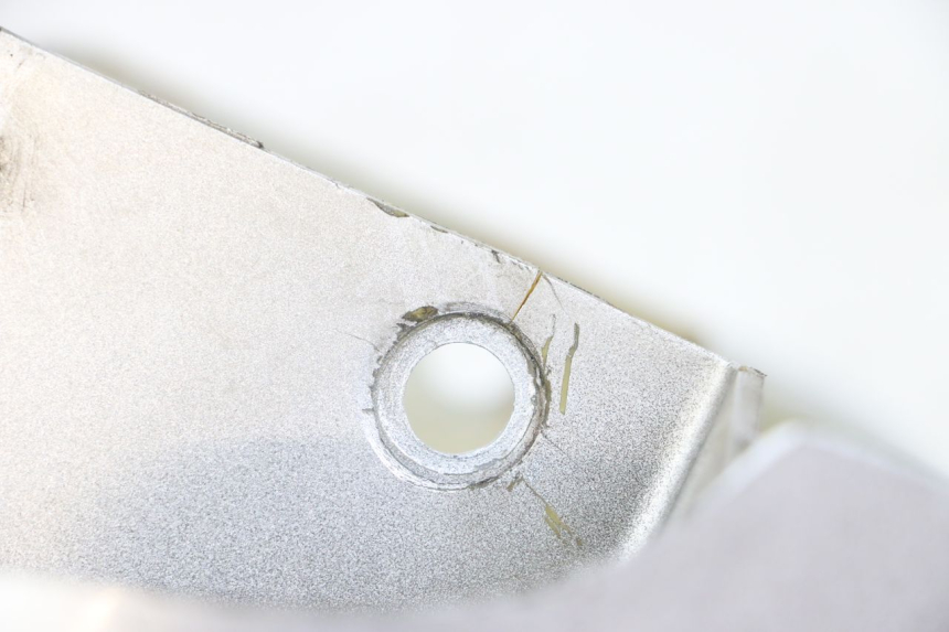 photo de Front fender HYOSUNG GF 125 (2001 - 2005) - Fixing points details