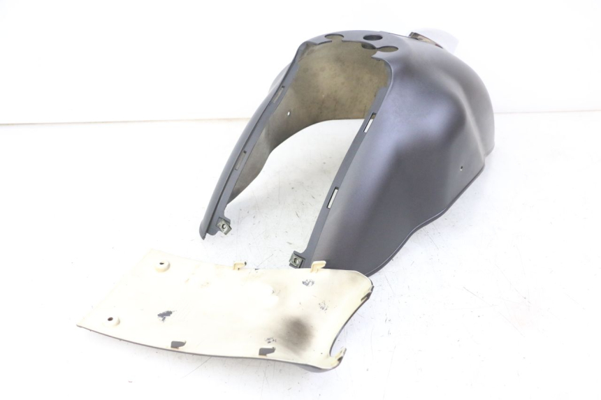 photo de FRONT FENDER JM MOTORS VX 125 (2022 - 2025) - Surface and material condition