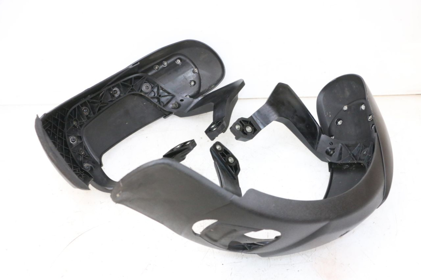 photo de FRONT FENDER PIAGGIO MP3 HPE 300 (2019 - 2026) - Technical close-up