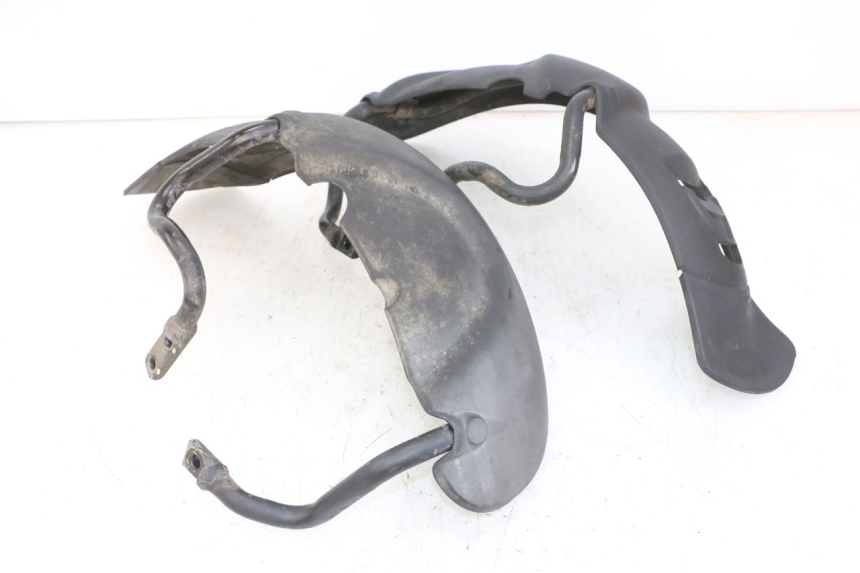 photo de FRONT FENDER PIAGGIO MP3 LT 300 (2010 - 2016) - Fixing points details