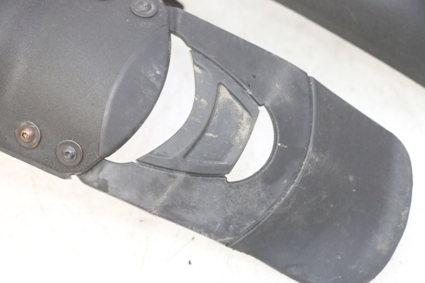 photo de FRONT FENDER PIAGGIO MP3 RL 250 (2006 - 2010) - Technical close-up