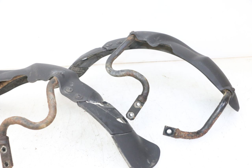 photo de FRONT FENDER PIAGGIO MP3 RL 250 (2006 - 2010) - Fixing points details