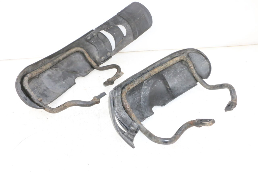 photo de FRONT FENDER PIAGGIO MP3 RL 250 (2006 - 2010) - Zoom on usage condition