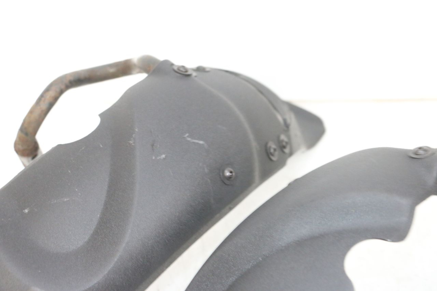 photo de FRONT FENDER PIAGGIO MP3 RL 250 (2006 - 2010) - Component zoom
