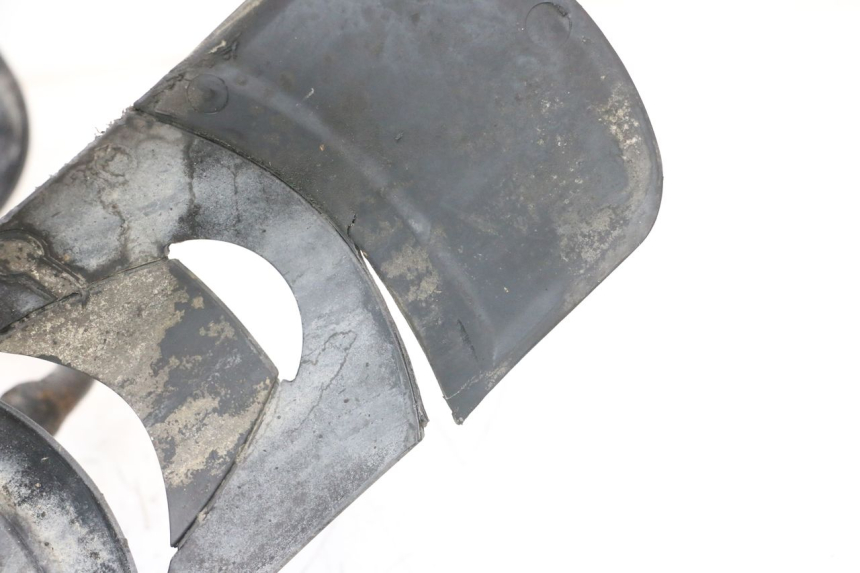 photo de FRONT FENDER PIAGGIO MP3 RL 250 (2006 - 2010) - Zoom on usage condition