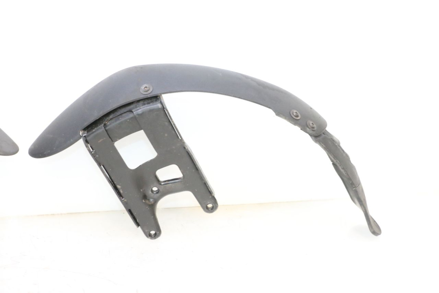 photo de FRONT FENDER PIAGGIO MP3 125 (2006 - 2014) - Zoom on usage condition
