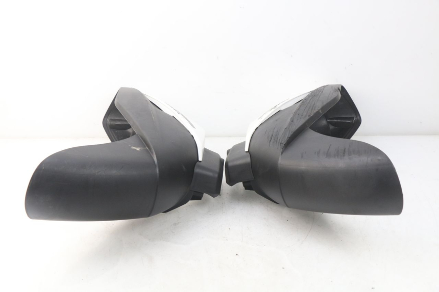 photo de FRONT FENDER MBK MW TRYPTIK 125 (2017 - 2022) - Zoom on usage condition