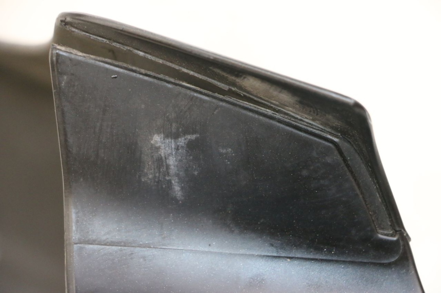 photo de FRONT FENDER PIAGGIO LIBERTY IGET 4T 50 (2021 - 2025) - Fixing points details