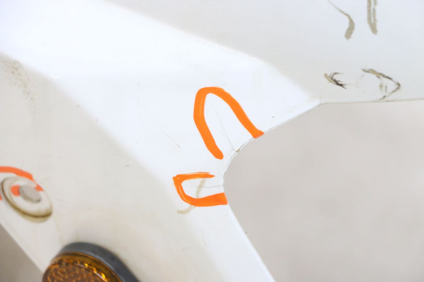 photo de Front fender EUROCKA R8 4T 50 (2013 - 2022) - Surface and material condition
