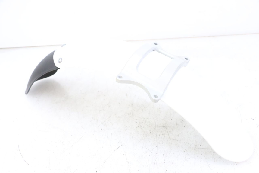 photo de FRONT FENDER ROYAL ENFIELD CONTINENTAL GT 650 (2019 - 2024) - Component detail
