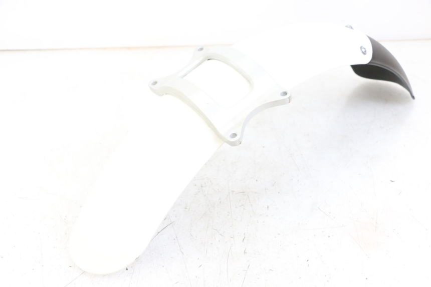 photo de FRONT FENDER ROYAL ENFIELD CONTINENTAL GT 650 (2019 - 2024) - Alternative perspective