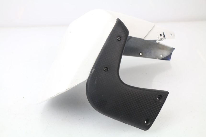 photo de FRONT FENDER PEUGEOT SPEEDFIGHT 2 AC 50 (2000 - 2009) - Fixing points details