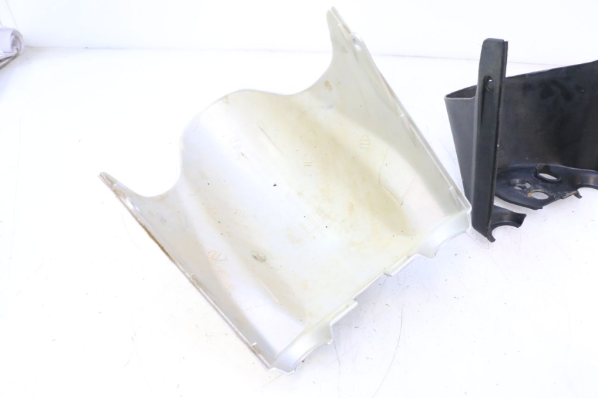 photo de FRONT FENDER PEUGEOT V-CLIC VCLIC 50 (2007 - 2013) - Detailed visual inspection