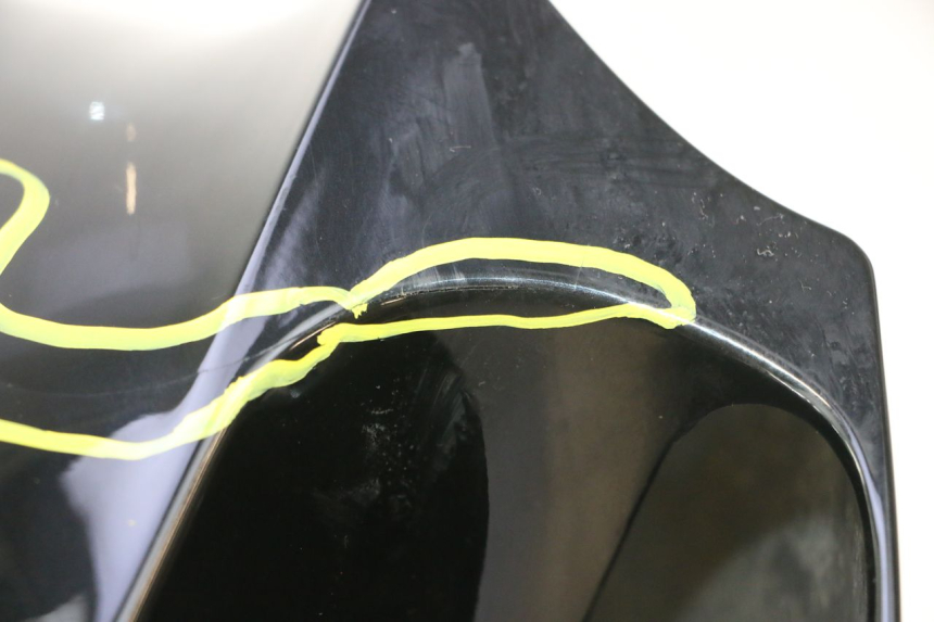 photo de FRONT MUDGUARD YAMAHA YP MAJESTY 125 (2007 - 2010) - Technical close-up