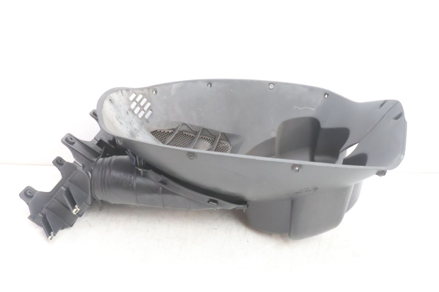 photo de RADIATOR COVER APRILIA ATLANTIC S 125 (2010 - 2013) - Technical close-up