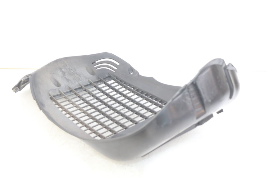 photo de RADIATOR GRILLE PIAGGIO BEVERLY 125 (2010 - 2015) - Alternative perspective