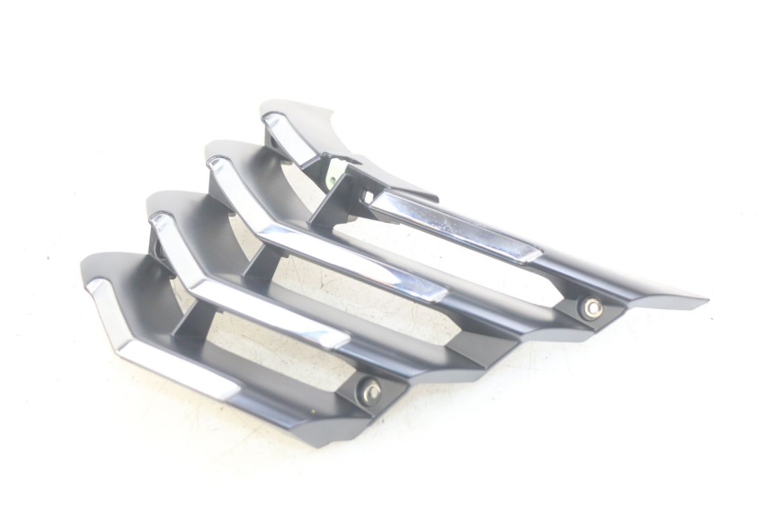 photo de RADIATOR GRILLE PEUGEOT CITYSTAR AIR 125 (2014 - 2017) - Alternative perspective