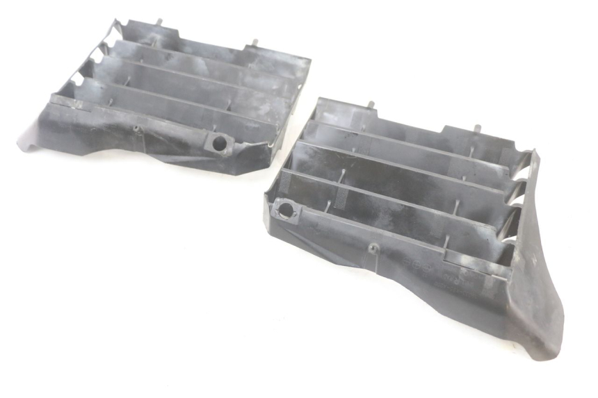 photo de RADIATOR COVER HONDA CRF R 250 (2020 - 2021) - Zoom on usage condition