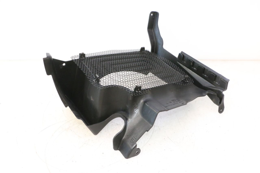 photo de RIGHT RADIATOR COVER CAN-AM SPYDER RS 1000 (2008 - 2012) - Alternative perspective