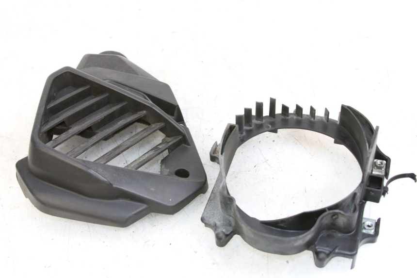 photo de RADIATOR COVER HONDA FORZA 125 (2015 - 2016) - Technical close-up