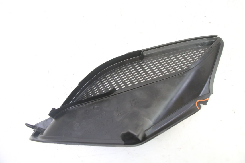 photo de LEFT RADIATOR COVER PIAGGIO NRG POWER PUREJET 50 (2018 - 2021) - Alternative perspective