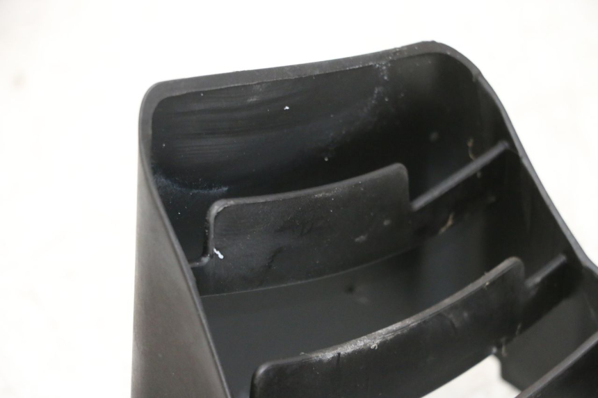 photo de LEFT RADIATOR COVER PIAGGIO VESPA GTS SUPER IE 125 (2009 - 2016) - Component detail