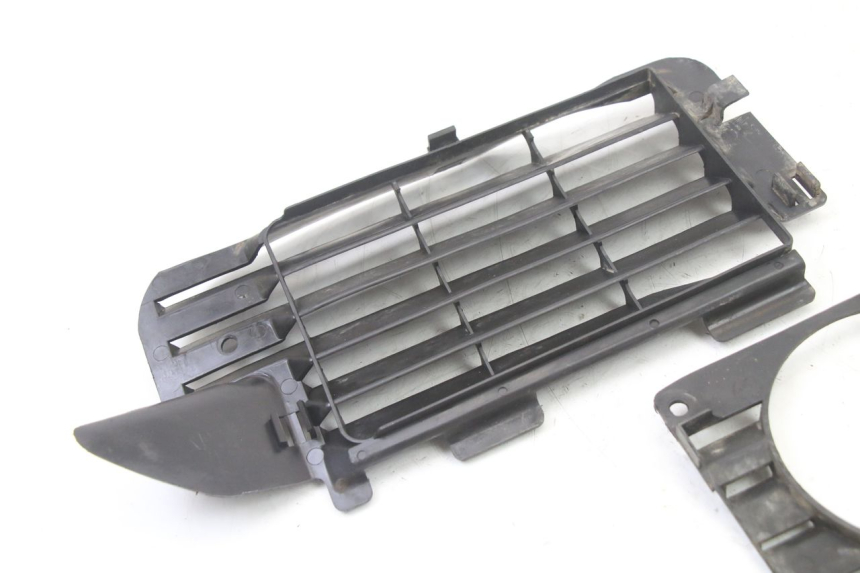 photo de RADIATOR COVER HONDA MTX TC02 125 (1987 - 1989) - Technical close-up