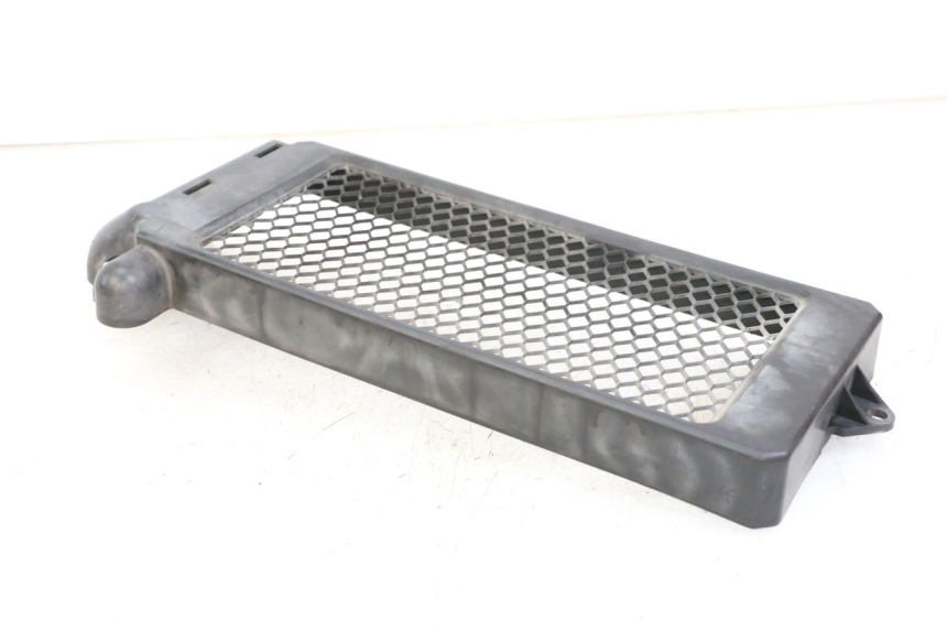 photo de RADIATOR COVER HONDA VT C2 SHADOW 750 (1997 - 2001) - Fixing points details