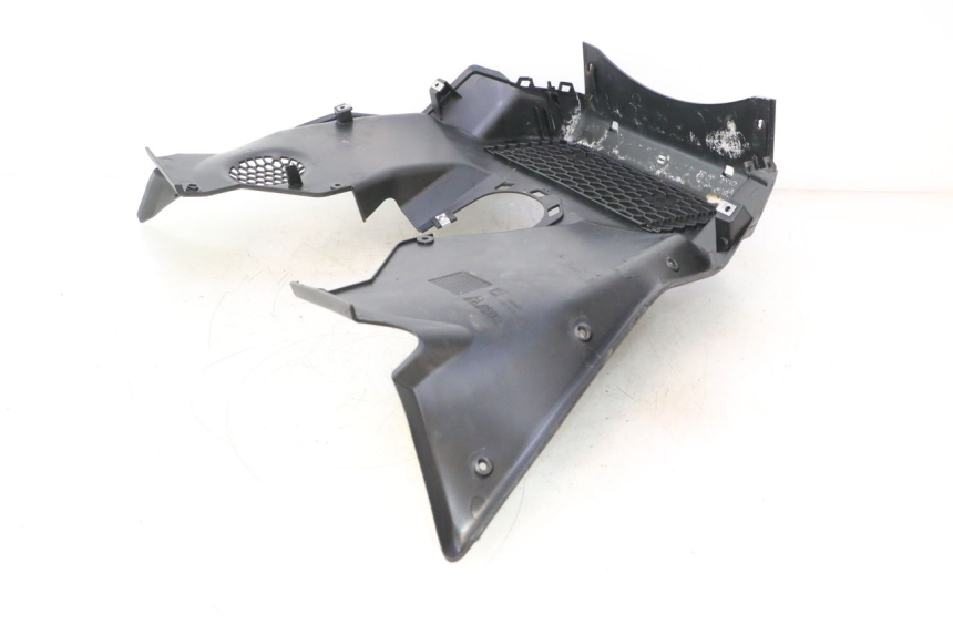 photo de RADIATOR COVER PIAGGIO MP3 HPE 530 (2022 - 2026) - Technical close-up