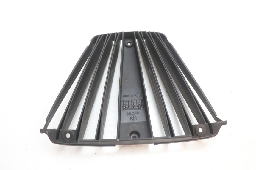 photo de RADIATOR COVER PIAGGIO MP3 LT 300 (2010 - 2016) - Alternative perspective