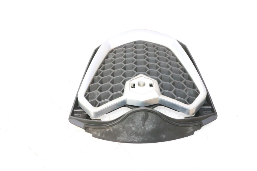 photo de RADIATOR COVER PIAGGIO MP3 500 (2016 - 2018) - Technical close-up