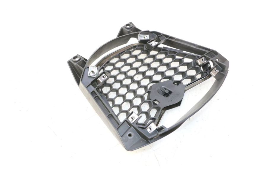 photo de RADIATOR COVER PIAGGIO MP3 500 (2016 - 2018) - Fixing points details