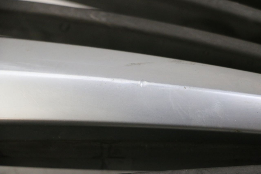 photo de RADIATOR GRILLE PIAGGIO MP3 LT 400 (2007 - 2012) - Zoom on usage condition