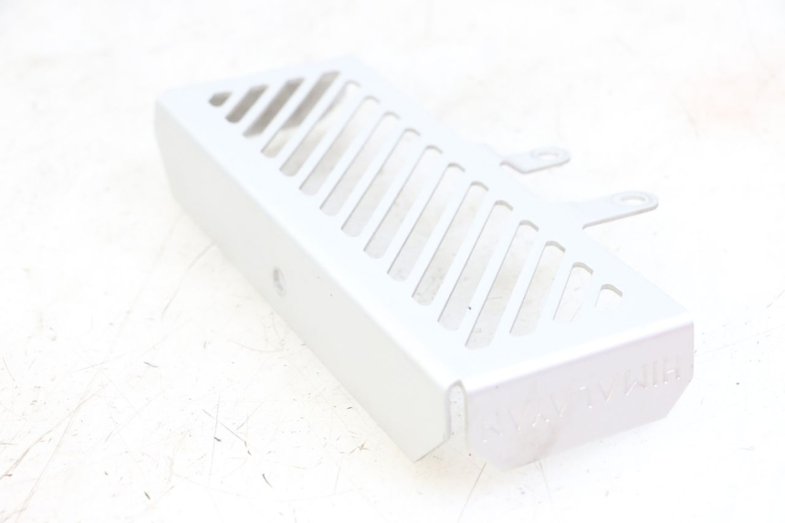 photo de RADIATOR COVER ROYAL ENFIELD HYMALAYAN 410 (2016 - 2023) - Zoom on usage condition