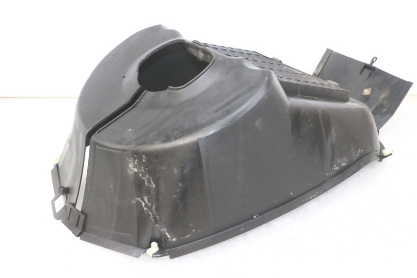 photo de RADIATOR GRILLE PEUGEOT SATELIS COMPRESSOR K15 125 (2006 - 2009) - Alternative perspective