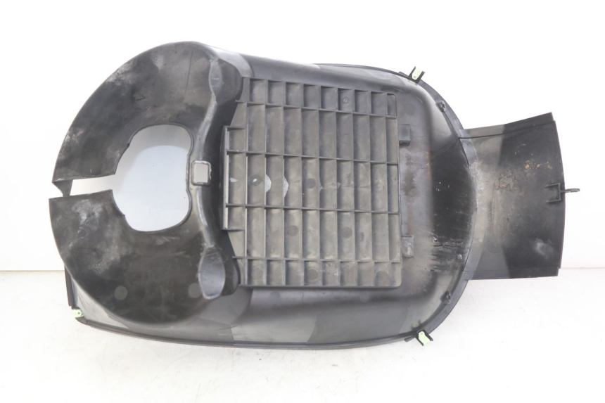 photo de RADIATOR GRILLE PEUGEOT SATELIS 125 (2006 - 2009) - Component detail