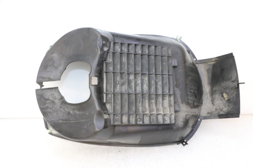 photo de RADIATOR COVER PEUGEOT SATELIS 125 (2013 - 2018) - Product overview