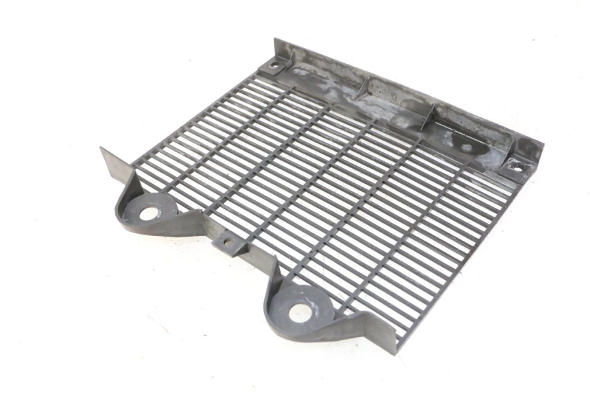 photo de RADIATOR COVER TRIUMPH SPRINT 900 (1995 - 1998) - Fixing points details