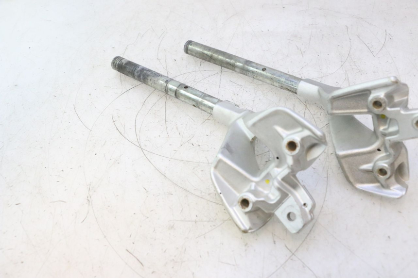 photo de HANDLEBAR GILERA GP 800 (2007 - 2013) - Fixing points details